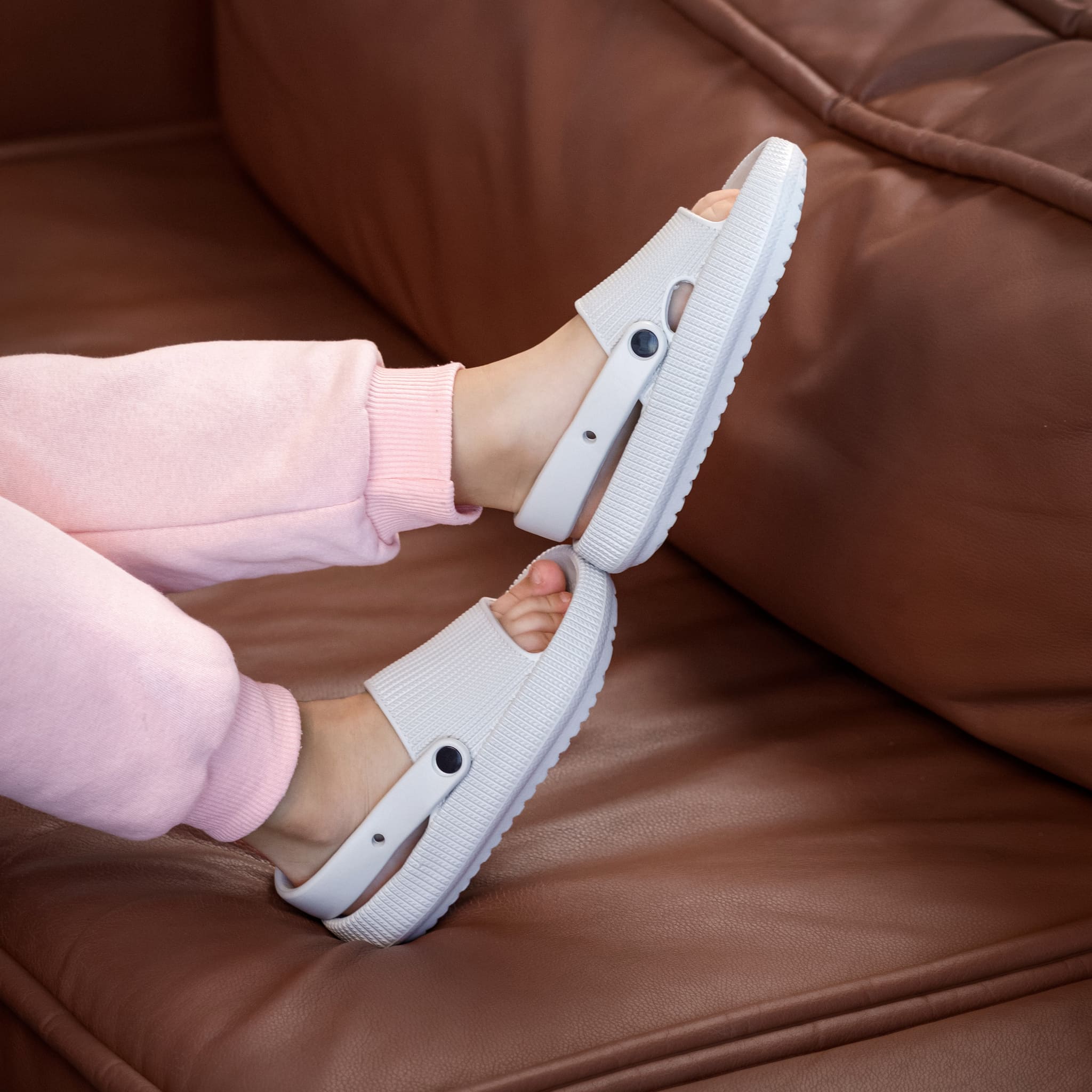 Alpine Kids Ultra Comfort Waterproof Slippers