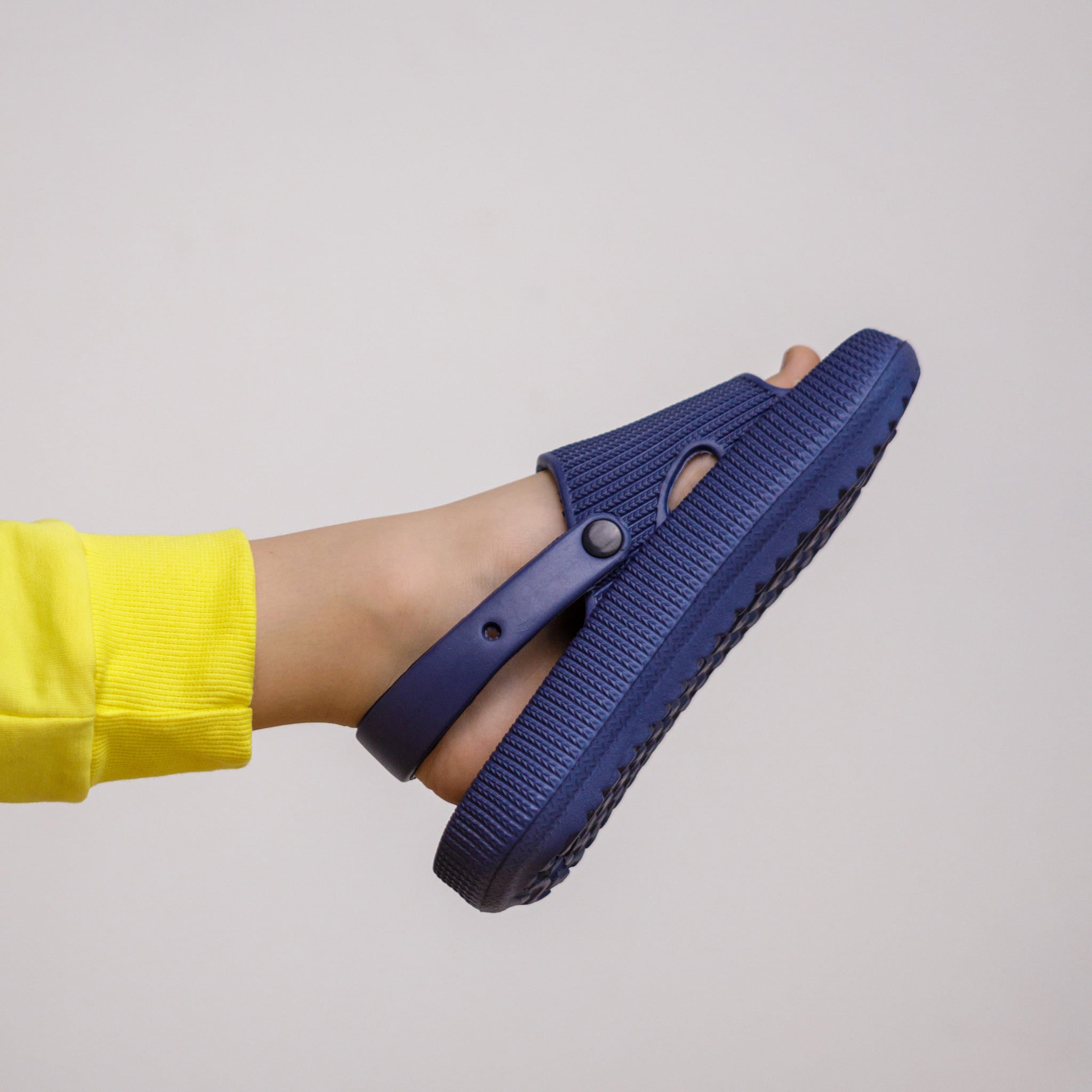 Alpine Kids Ultra Comfort Waterproof Slippers