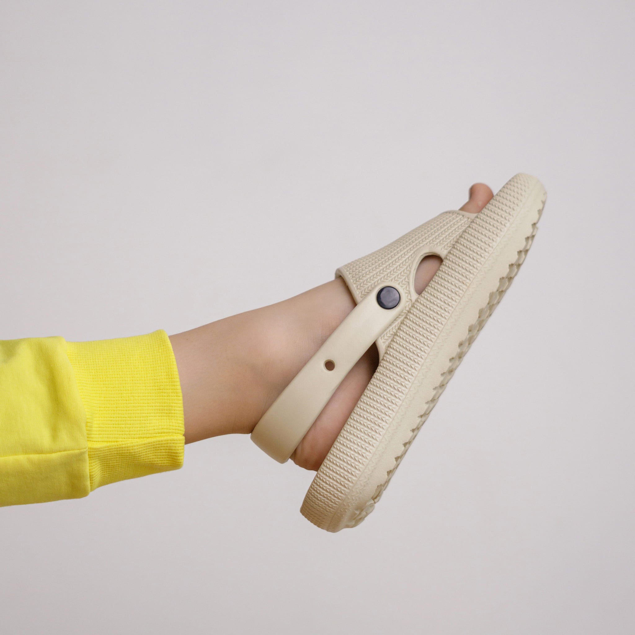 Alpine Kids Ultra Comfort Waterproof Slippers